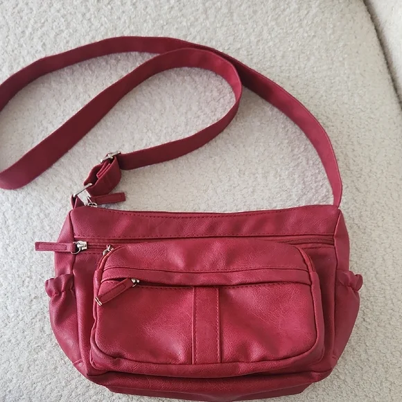 Red Purse - Picture 1 of 6
